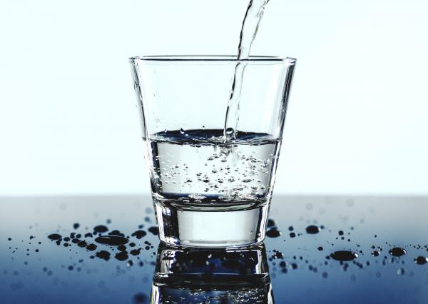 bere acqua durante la dieta